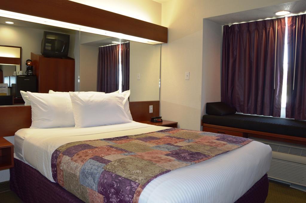 Microtel Inn And Suites By Wyndham Miami Ok Zimmer foto