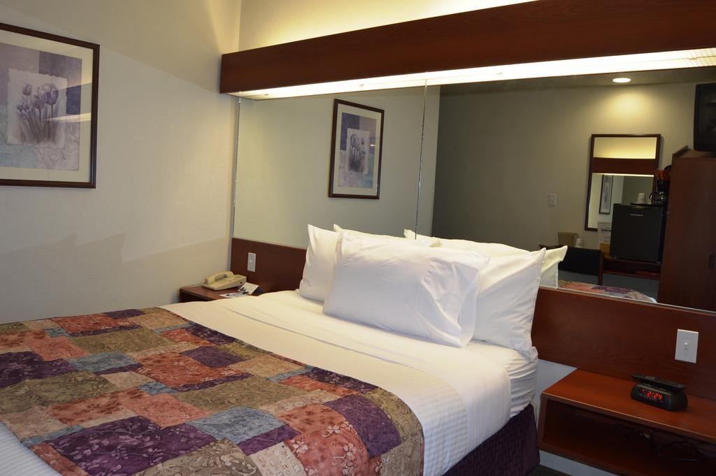 Microtel Inn And Suites By Wyndham Miami Ok Zimmer foto